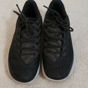 Used...Boys Stephen Curry Sneakers size 4 1/2